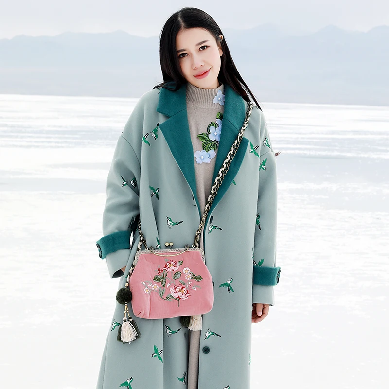 LYNETTE'S CHINOISERIE autumn winter women thickening wool coat white embroidered berber fleece outerwear wadded jacket