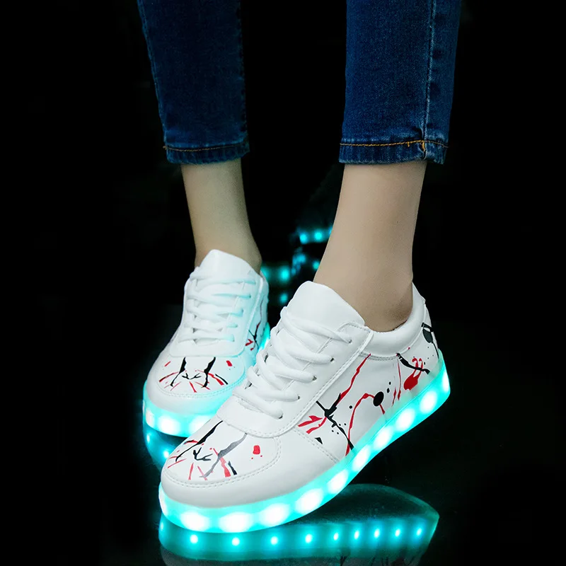 

2018 Spring 7 Colors Flashing USb Recharge Luminous Sneakers Glowing Led Shoes Light Up Women Sneakers Girls Shoes Boys Kid