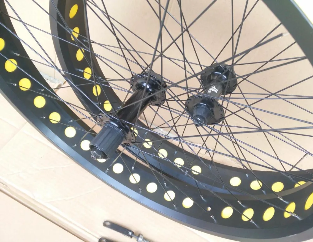 Clearance Kalosse aluminum alloy  26*4.0 tires  fat  bike wheels  21/24/27/30S cassette  26inch  ball Hubs . Beach Bicycle wheels 10