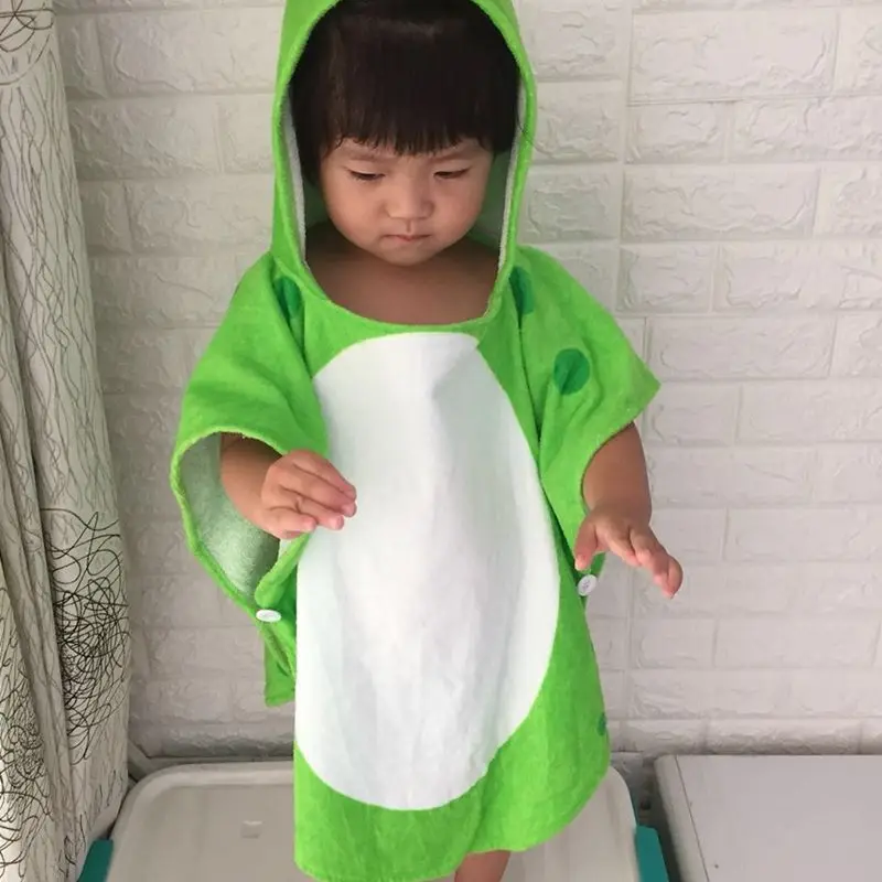 Günstige Kinder Bad Handtuch Robe Kinder Mit Kapuze Strand Schwimmen Poncho Dinosaurier Muster (Grün + Weiß 55 Cm x 110 Cm)