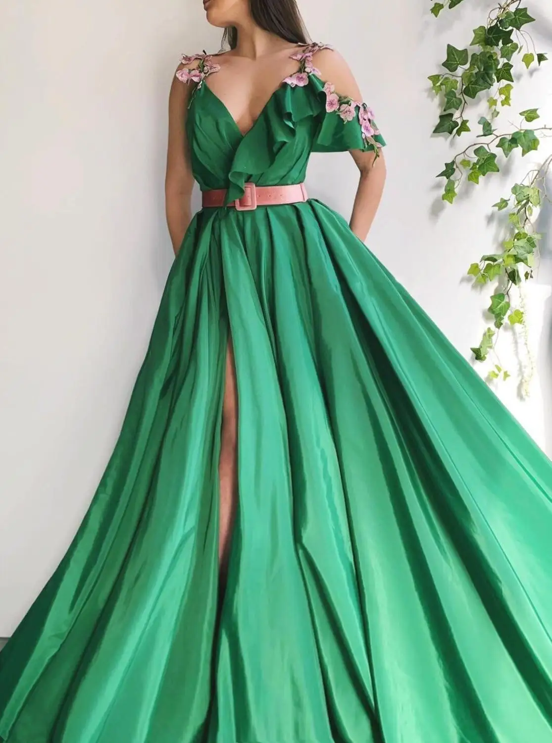 

Green Muslim Evening Dresses 2019 A-line V-Neck Flowers Dubai Saudi Arabic Long Formal Evening Gown Prom