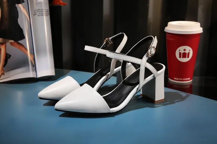 

Korean version of Baotou sandals women's shoes in spring and summer with thick with single shoes round head students Rome sweet