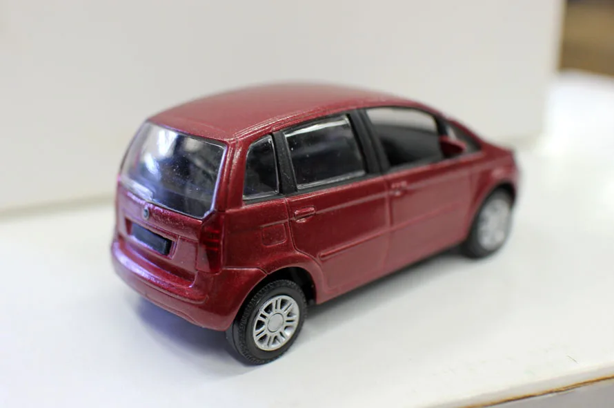 N orev 1:64 FIA T IDEA бутик игрушки из сплава для детей Детские модель оригинальная