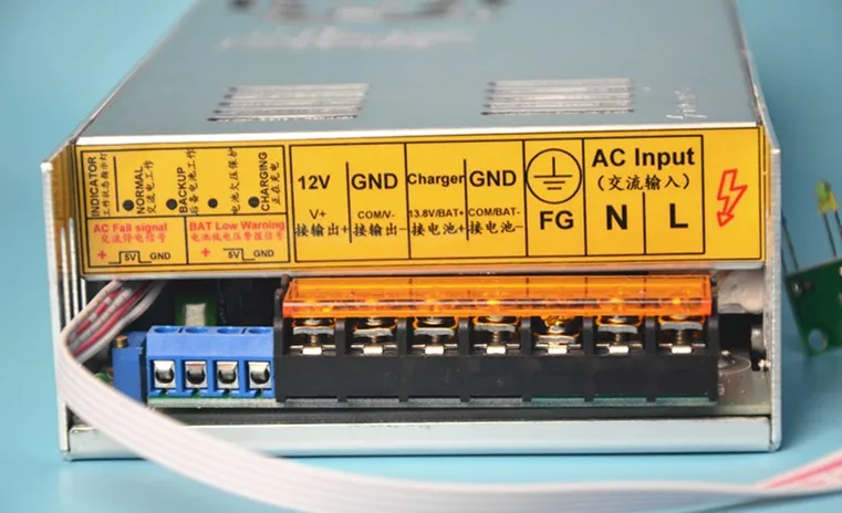 w carregador de bateria 138 v ac dc 04