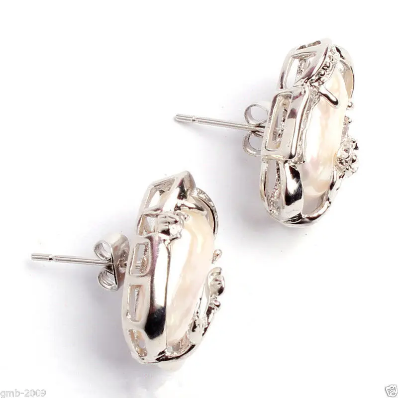 

Hot sale new Style >>>> Pretty Natural White Biwa Freshwater Pearl Crystal Silver Plated New Earrings