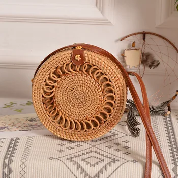 

Women's bag 2019 new handmade rattan bag Inssen retro literary straw hollow beach bag round leather buckle diagonal female bag