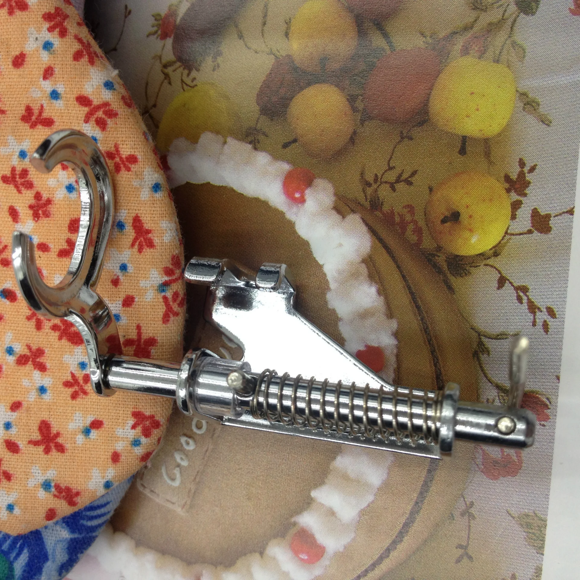 Household sewing machine presser foot opening free