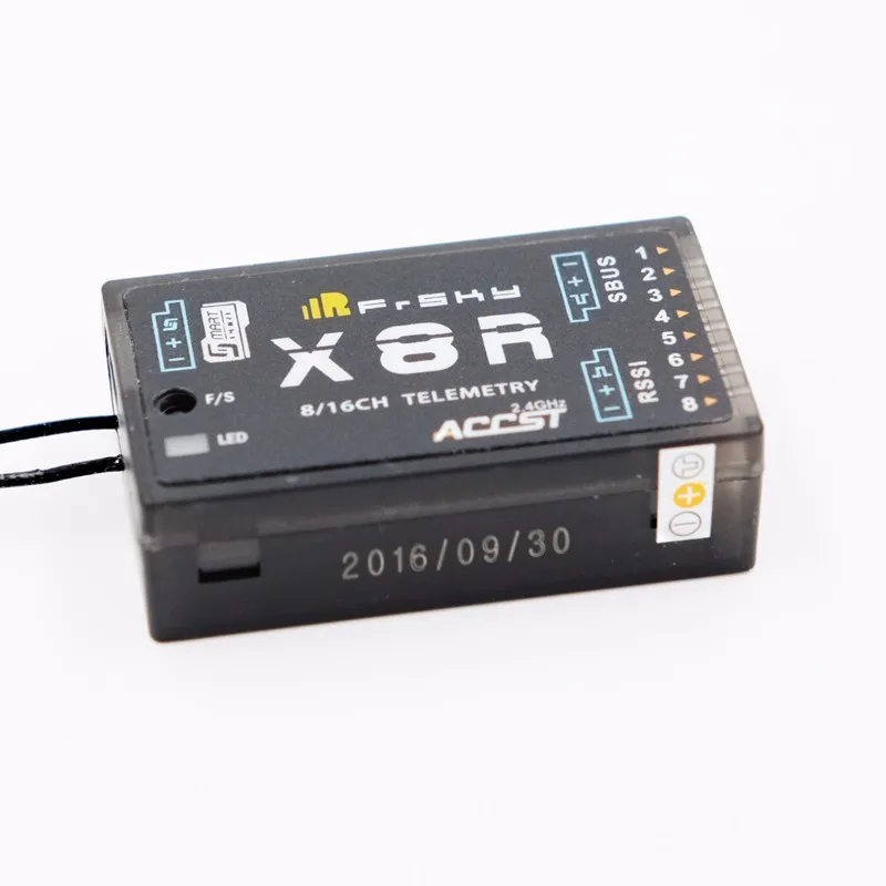 FrSky ACCST X8R  (2)