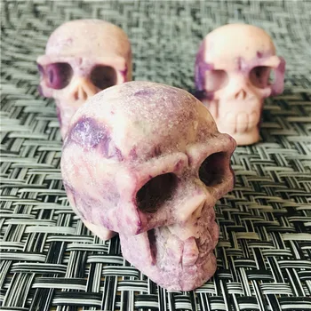 

1pieces Natural quartz crystal fluorite carved crystal skull healing family decorative art collection gem properties