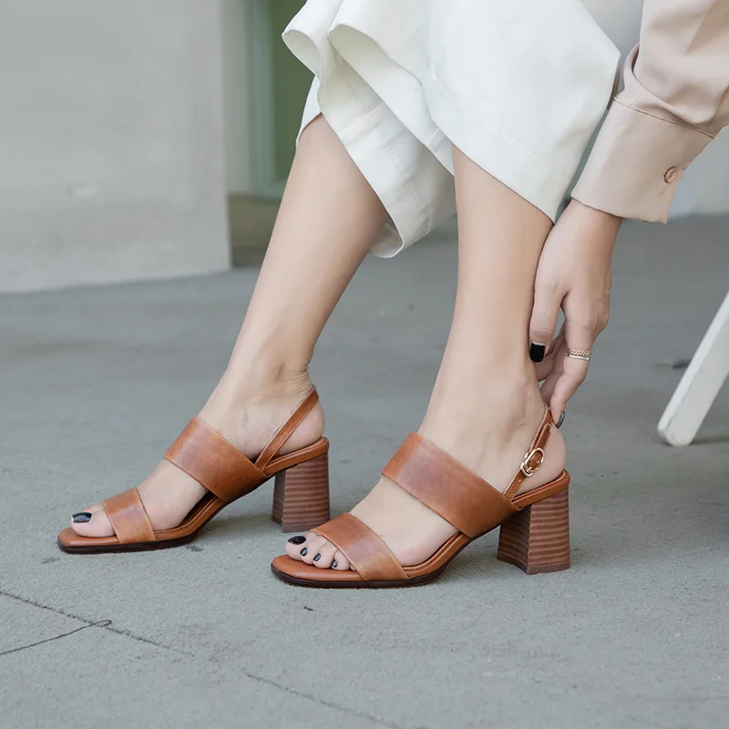 

New Square Heel Woman Shoe Summer in PU Leather Rome Style Brown Color Ankle Strap Ladies Shoes Size 34-39 Fashion Sandal