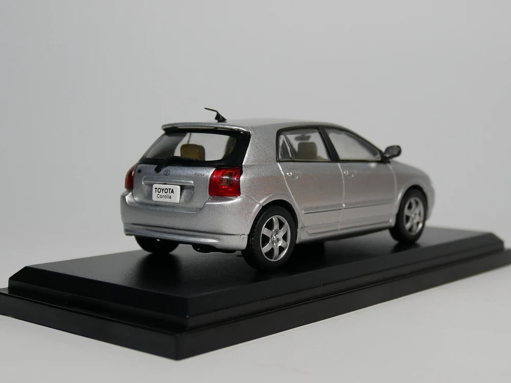 Авто ИНН-норев 1:43 Toyota Corolla Runx 2001 литая модель автомобиля