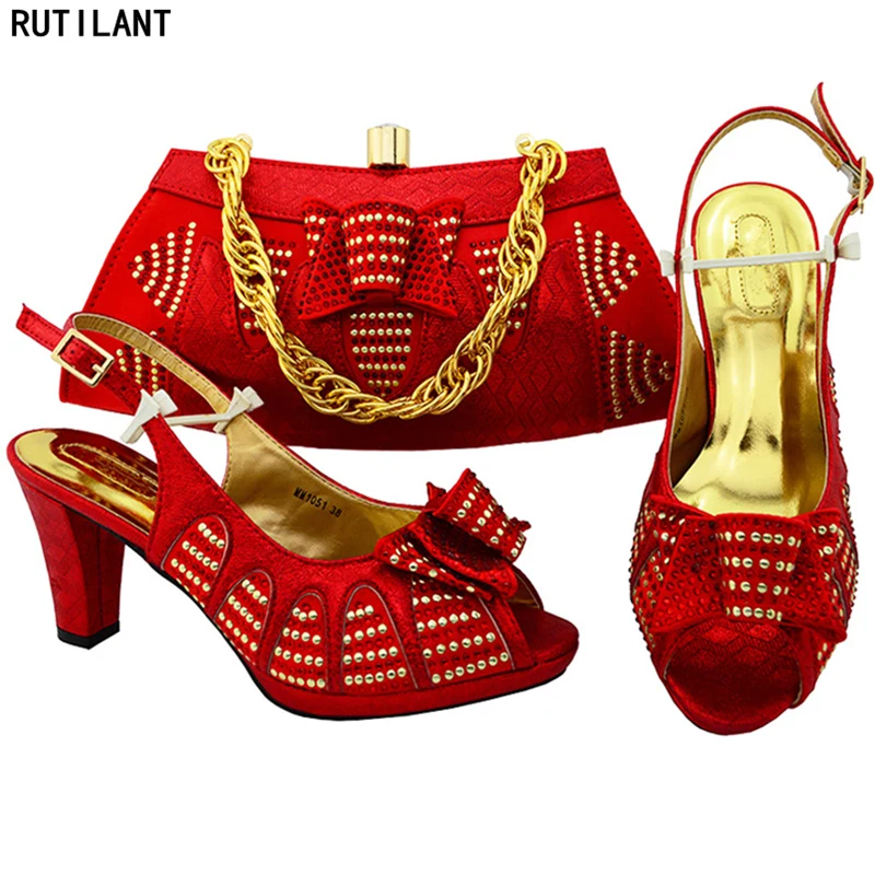 Nieuwe Collectie Italiaanse Schoen en Tas Set Versierd met Strass Sales In Vrouwen Bijpassende Schoenen en Tas Set Italië Schoenen en Tas Set Nieuwe Collectie Italiaanse Schoen en Tas Set Versierd met Strass Sales In Vrouwen Bijpassende Schoenen en Tas Set Italië Schoenen en Tas Set