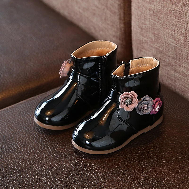 Autumn New Baby Girls Fashion Boots Baby Shoes Cute Flower Leather Low Heeled Boots for Baby Girls Pink Black Color