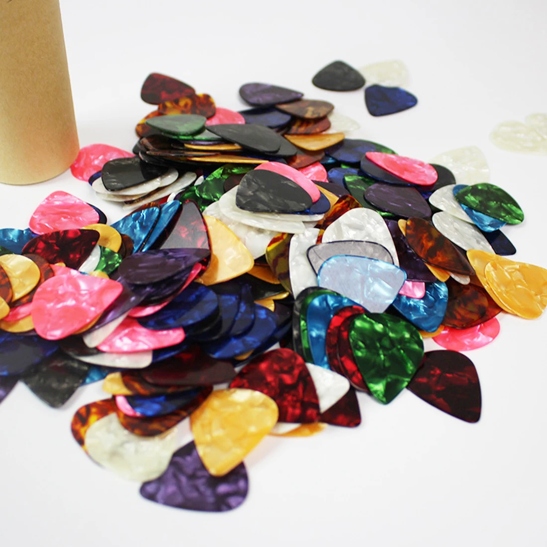 

Brand New 1pcs Random Color Guitar Picks ABS Plectrum Plucked String Instrument Guitar Accessories for Guitar Player
