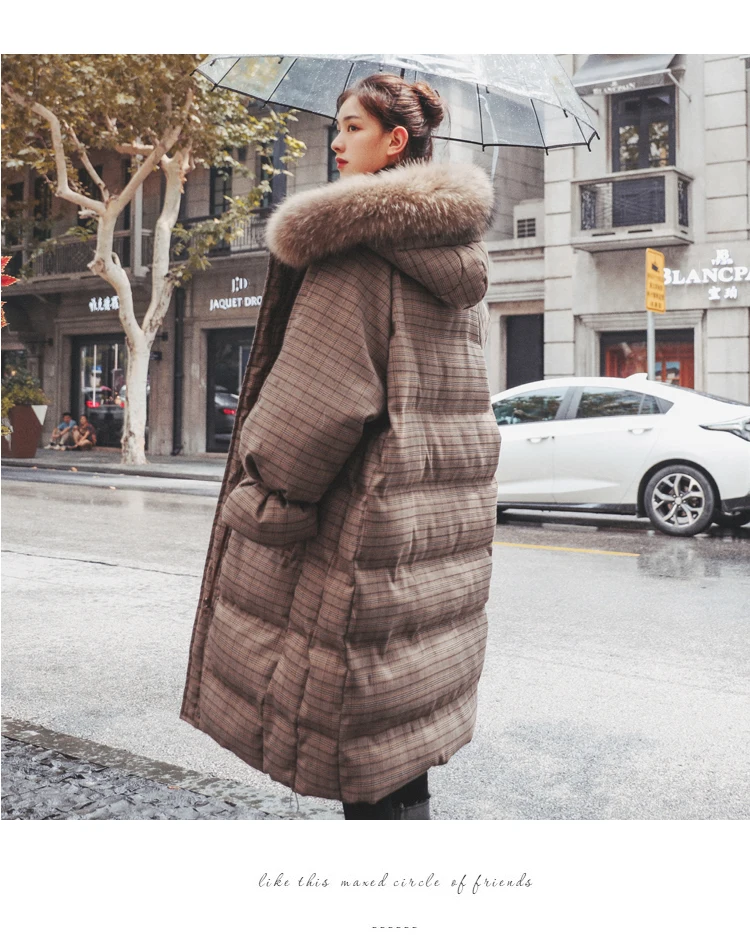 Длинная зимняя куртка, женское Стеганое пальто, плюс размер, клетчатая парка с капюшоном, Женская Толстая теплая хлопковая верхняя одежда с меховым воротником в Корейском стиле Okd621