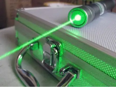 

New Combustion Green laser pointer A lighted matchLight a cigarette Cigarette lighter for fireworks Christmas present