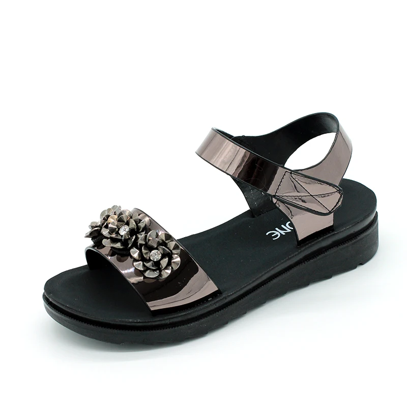 

Summer Platform Sandals 2019 Shiny Laser Women Flat Sandal Non-slip Casual Woman Open Toe Ladies Platform Sandals Black Gray