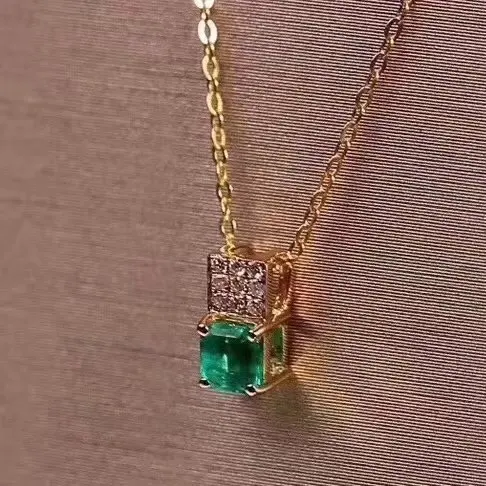  Collier vert émeraude naturel pierres précieuses naturelles élégant petit collier pendentif carré S