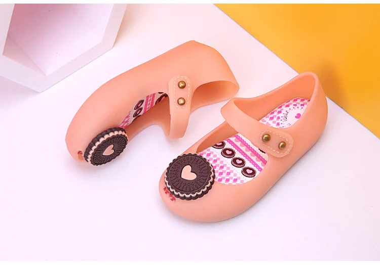 Cartoon Cracker Girls Sandals Fashion Cute Biscuit Children Shoes Waterproof Slip-resistant Wear-resistant Beach Kids Shoes 595 (8)