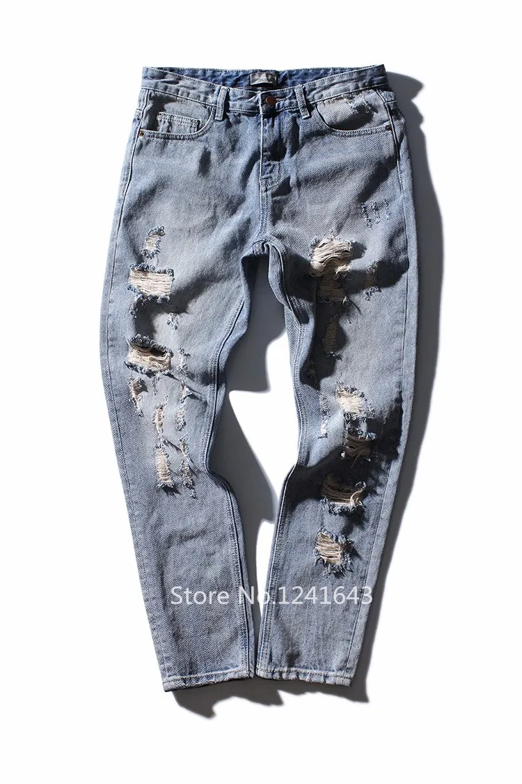 3640844887_1374670614