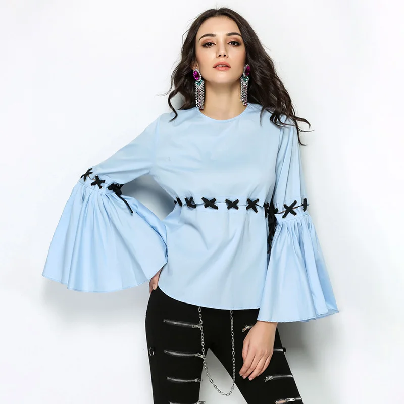 Женская блузка с расклешенными рукавами TWOTWINSTYLE Повседневная Блузка
