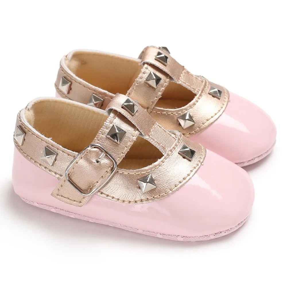 Emmaaby/Новинка; Брендовая обувь для новорожденных девочек с бантом; обувь принцессы из искусственной кожи с заклепками; нескользящая Мягкая подошва; кроссовки для малышей - Цвет: Розовый