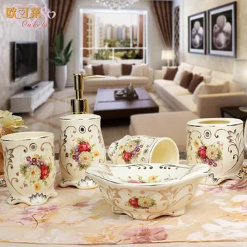 

The hotel distinguished European gold Luang ivory porcelain five piece bathroom decoration wedding gift