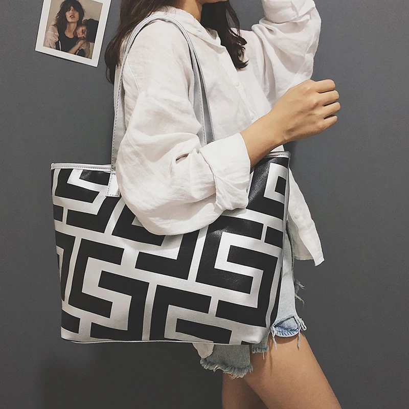 

2018 New Fashion Women Brand Women Handbag Black and White Striped Casual Tote Bag Pu Leather Female Shoulder Bags Luis Vuiton
