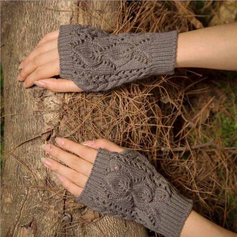 

2018 fashion autumn and winter warm knit cute sexy half finger typing two-leaf women's hollow gloves