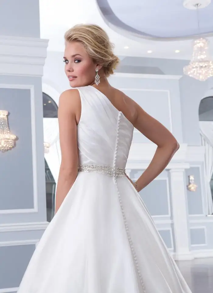  2015 New Classical Wedding Dresses Bridal Gowns With One Shoulder Neckline Back Covered Button A Line Beaded Organza White Court Train