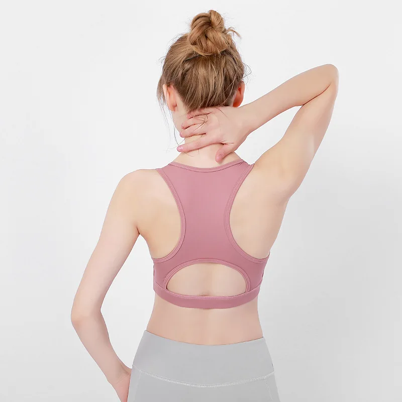 how to wear sports bra without padding