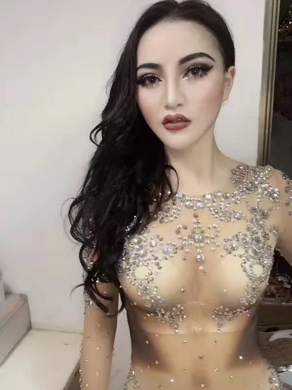 (4)