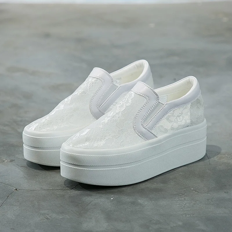 

2018 summer new lace women's shoes thick mesh breathable casual shoes fashion simple hollow flat shoes.