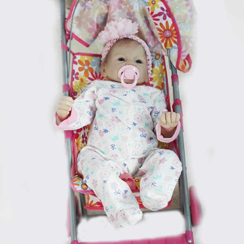 2017 New 20 Inches Sweet lifelike Baby Bedtime Toy Girl Dolls 50cm Soft Doll Reborn Baby lovely Toys Cute Birthday Gift for Girl