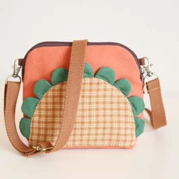 

Women Mini Shoulder Bag Girls Sweet Tricolor Patch Cartoon Canvas Bag Ladies Shell Type Wild Crossbody Bag Female Handbag Wallet