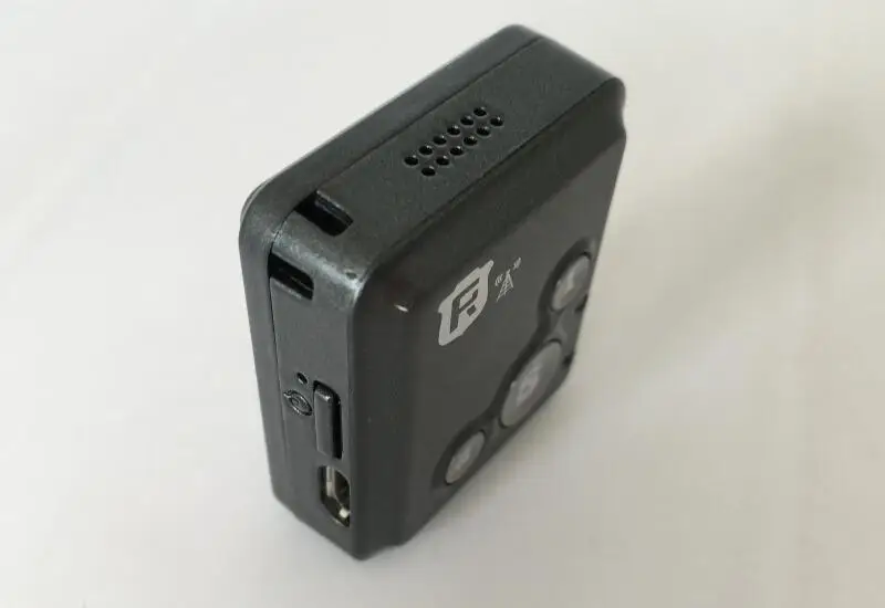 Маленькие дети gsm/gprs трекер sim карты с микрофоном Детские RF V18 бесплатной