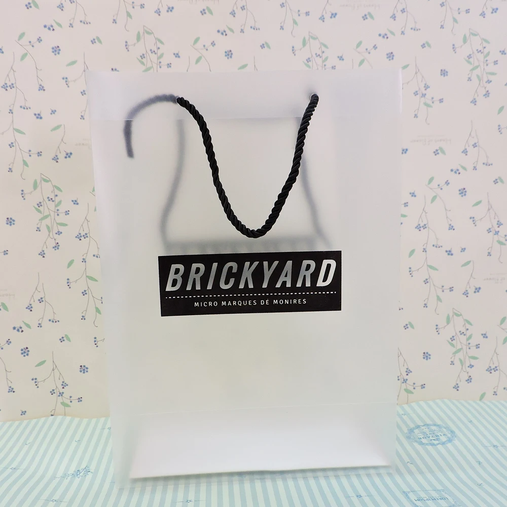 

custom shopping handle frosted pp gift bag/plastic packaging pvc bag for garment/printed LOGO promotion bag 100pcs/lot