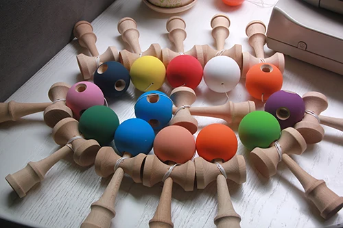 Fedex IP 100 шт kendama матовый бук меч мастерство мяч эластичный шар навыки нефритовый меч резиновая краска высокого трения