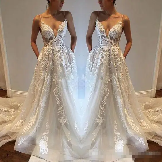 

2019 Sexy Wedding Dresses V-Neck Appliqued Lace Spaghetti Straps Open Back Bridal Gowns Beach Boho vestidos de novia Bride Sheer