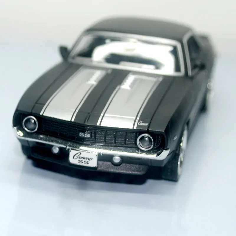 UNI 1/36 масштабные автомобильные игрушки 1969 Chevrolet Camaro SS винтажная литая под давлением металлическая модель автомобиля игрушка для коллекции/подарка/детей - Цвет: matte black