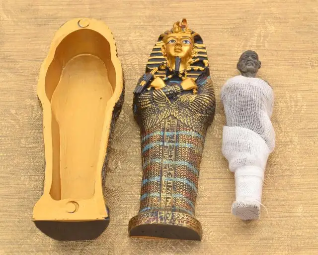 Resin Craft Egyptian Mini King Tut Coffin with Mummy Egyptian Statue