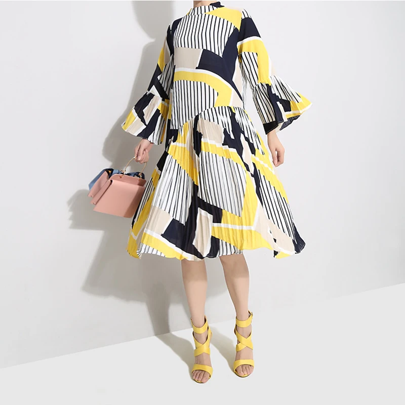 

2019 New Spring Summer Stand Collar Long Flare Sleeve Pattern Striped Printed Pleated Loose Dress Women Fashion Tide 4740080