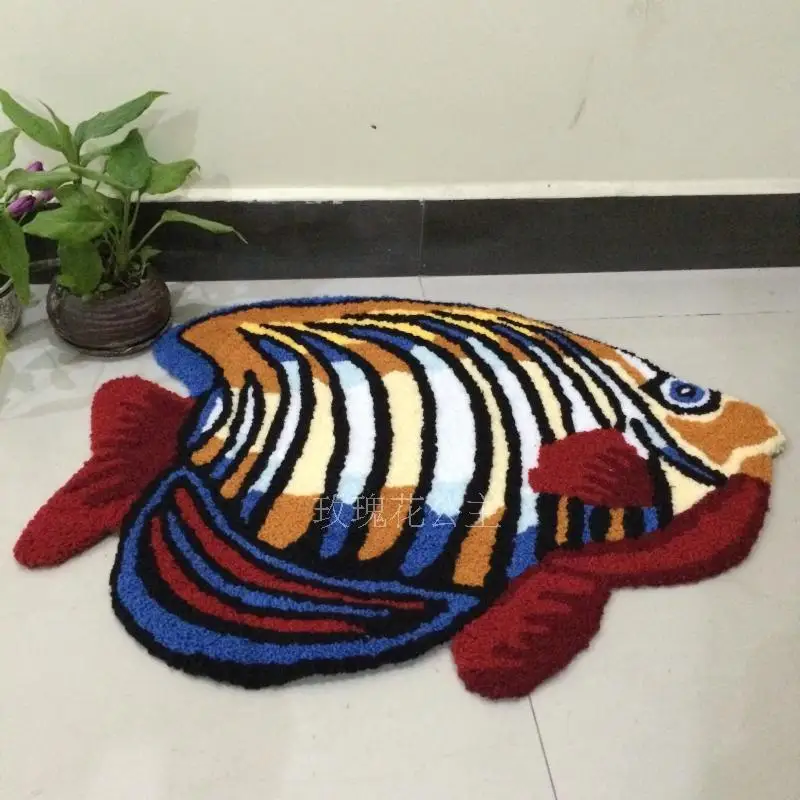 

WINLIFE 80cm*60cm Colorful Fish Area Rugs Handmade Floor Mats Washable Anti-slip Floor Mat Colorful Fish Imprint Small Carpet