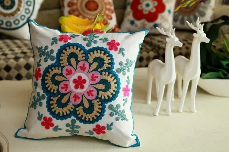 Hot new national style sofa /carcushions Flowers and Fashion Pillows decorate Hand-embroidered almofadas
