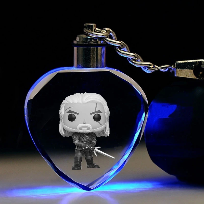 Geralt Yennefer, светодиодный брелок в форме сердца, аниме, брелок с логотипом, фигуркой, Хрустальная игрушка, брелок, светильник, брелок для ключей, унисекс, подарки, Новинка