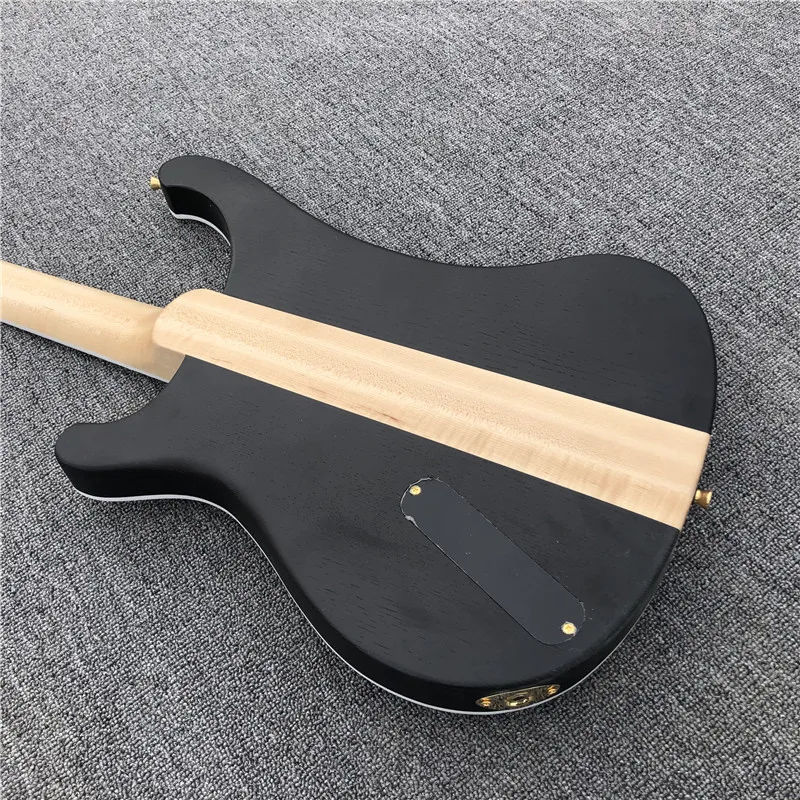 Kaiyun завод настраивает Rickenback 4-string all-body bass гравированные гитары. Золотое изделие. Корпус черного цвета. Черный пикап