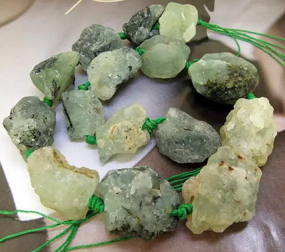 

Unique Pearls jewellery Store Charming Nugget Random Natural Prehnite Quartz Stone Crystal Knotted Gemstone Beads 15'' LC3-211