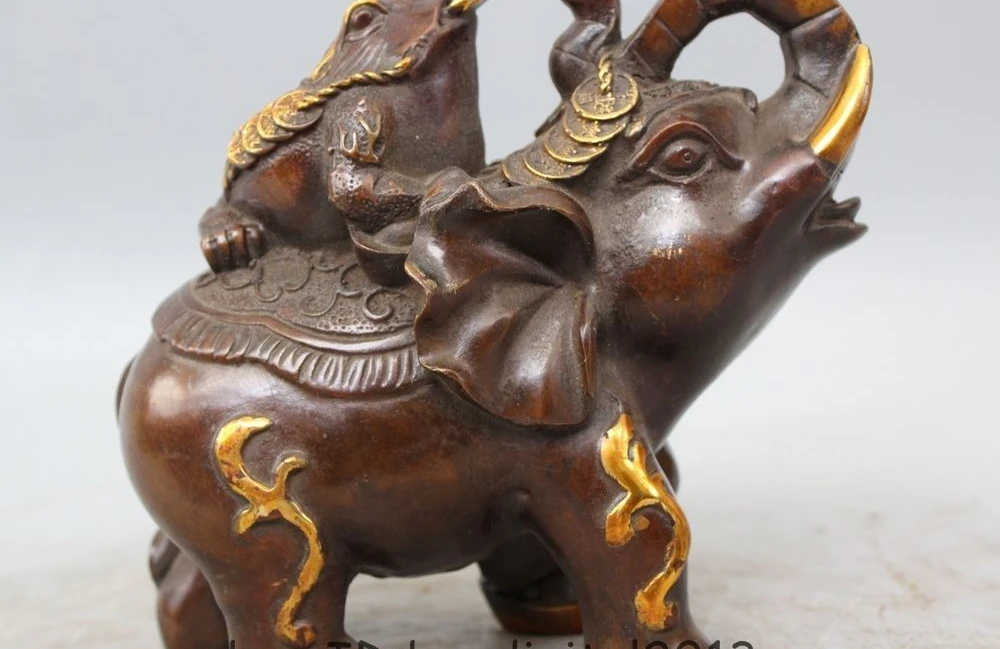 

8" China Bronze Gild Wealth Auspicious elephant Golden Toad Spittor Statue sculp