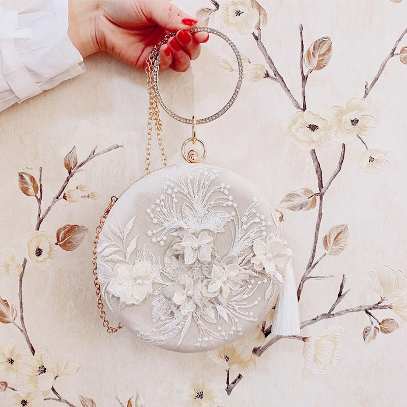 Famous Designer Women Evening Chain Bag Beige Ladies Luxury Embroidery Flower Vintage Clutch Bag Round Purse and Hand Bags Beige
