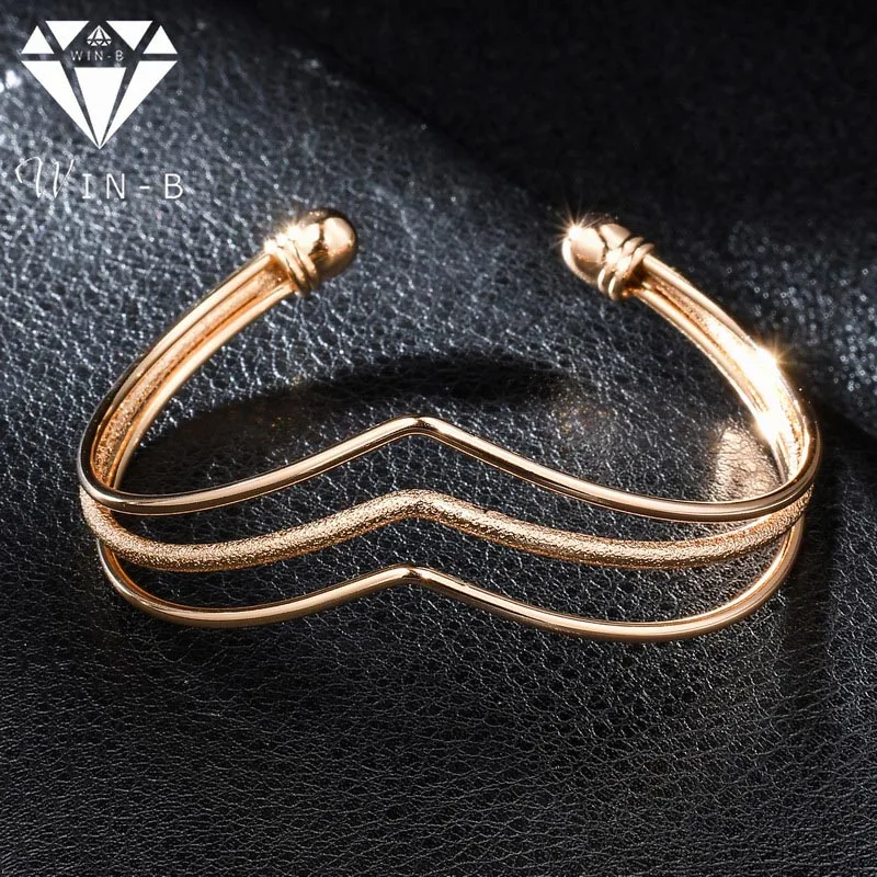 

WIN-B Adjustable Open Gold Heart Shape Copper Alloy Bracelets Charm Personality Love Bangles Party Jewelry brazalete ancho mujer
